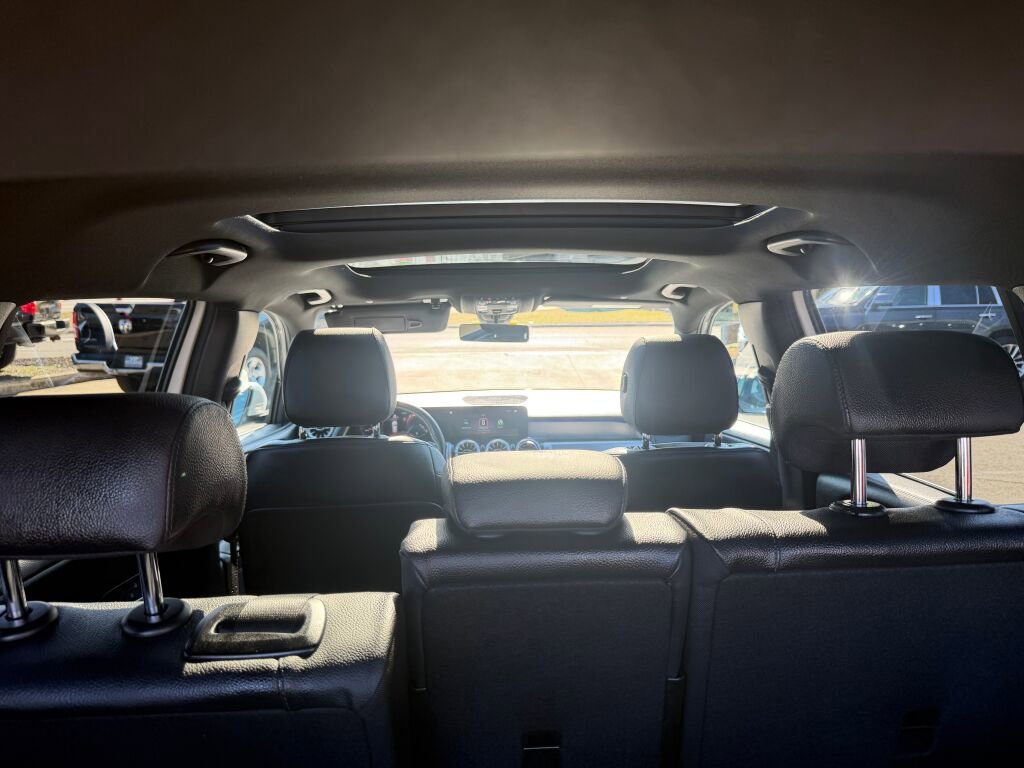 Used 2022 Mercedes-Benz GLB 250 4MATIC image 31