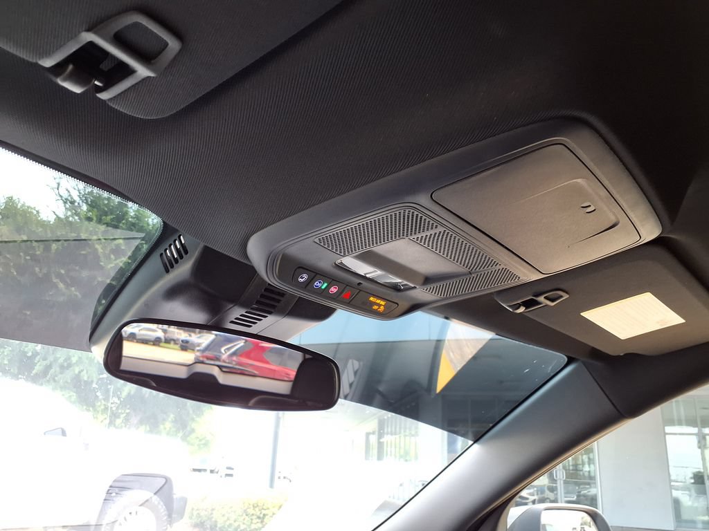 Used 2026 Chevrolet Traverse LT w/ LPO, Floor Liner Package FWD image 33