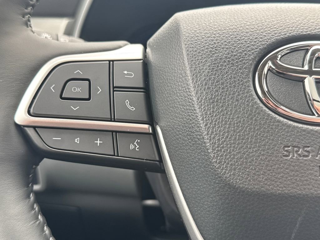 New 2026 Toyota Highlander Platinum image 25