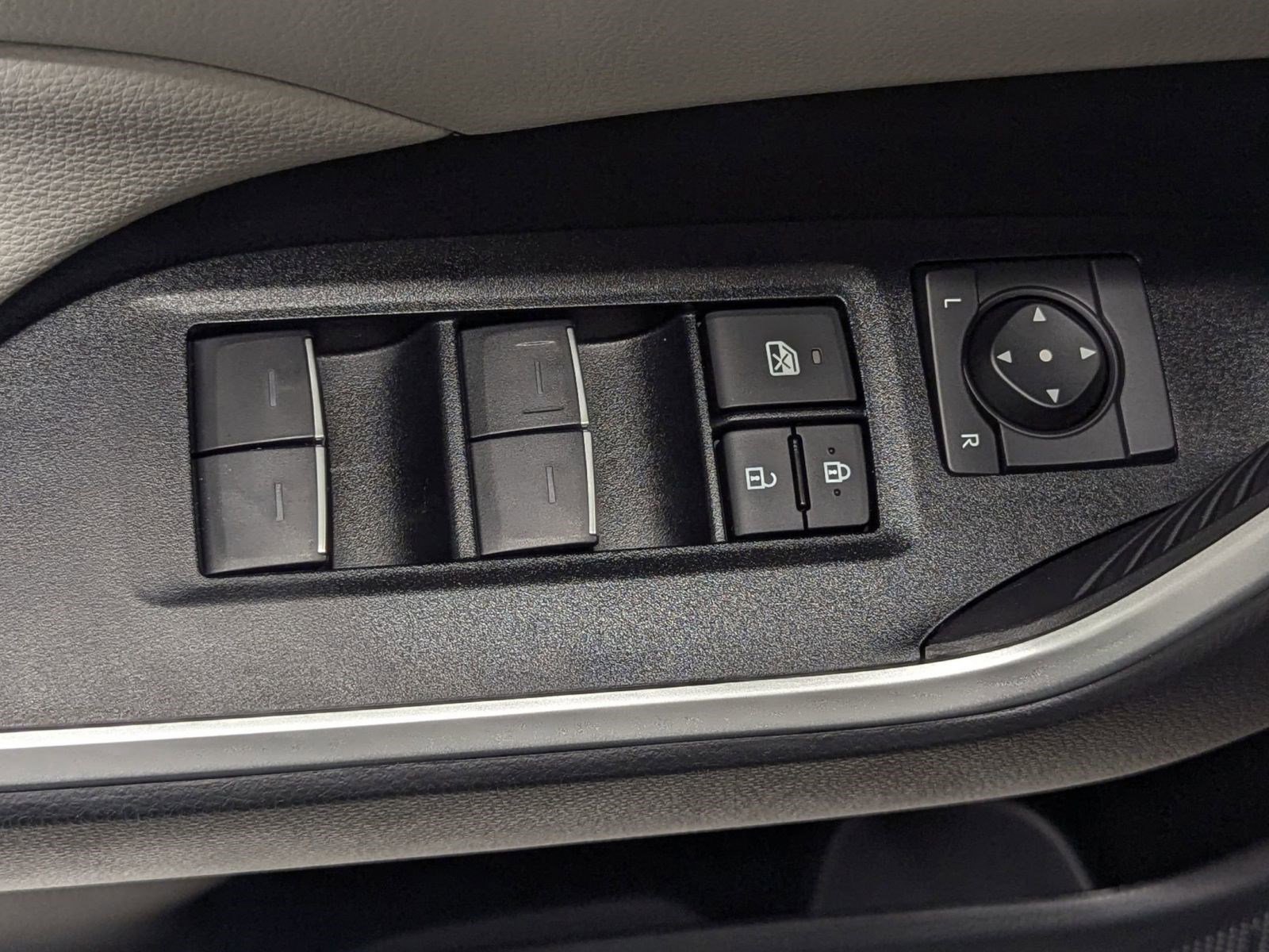 New 2025 Toyota RAV4 XLE image 19