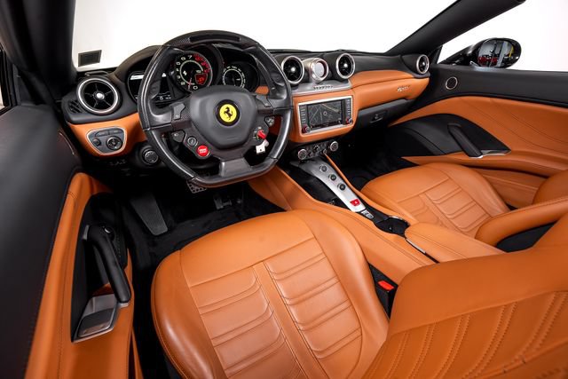 Certified 2016 Ferrari California T RWD image 29