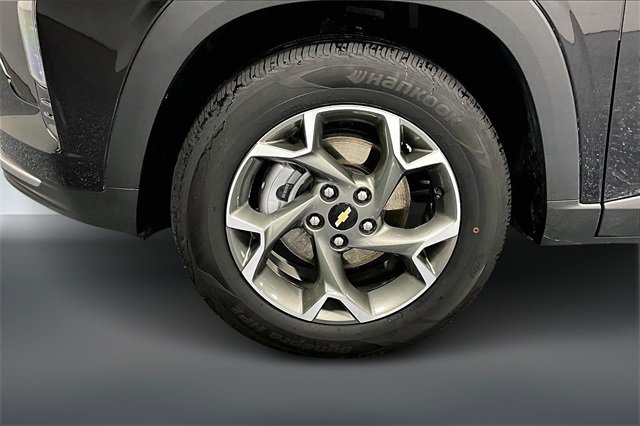 Used 2025 Chevrolet Trax LT w/ LT Convenience Package image 30