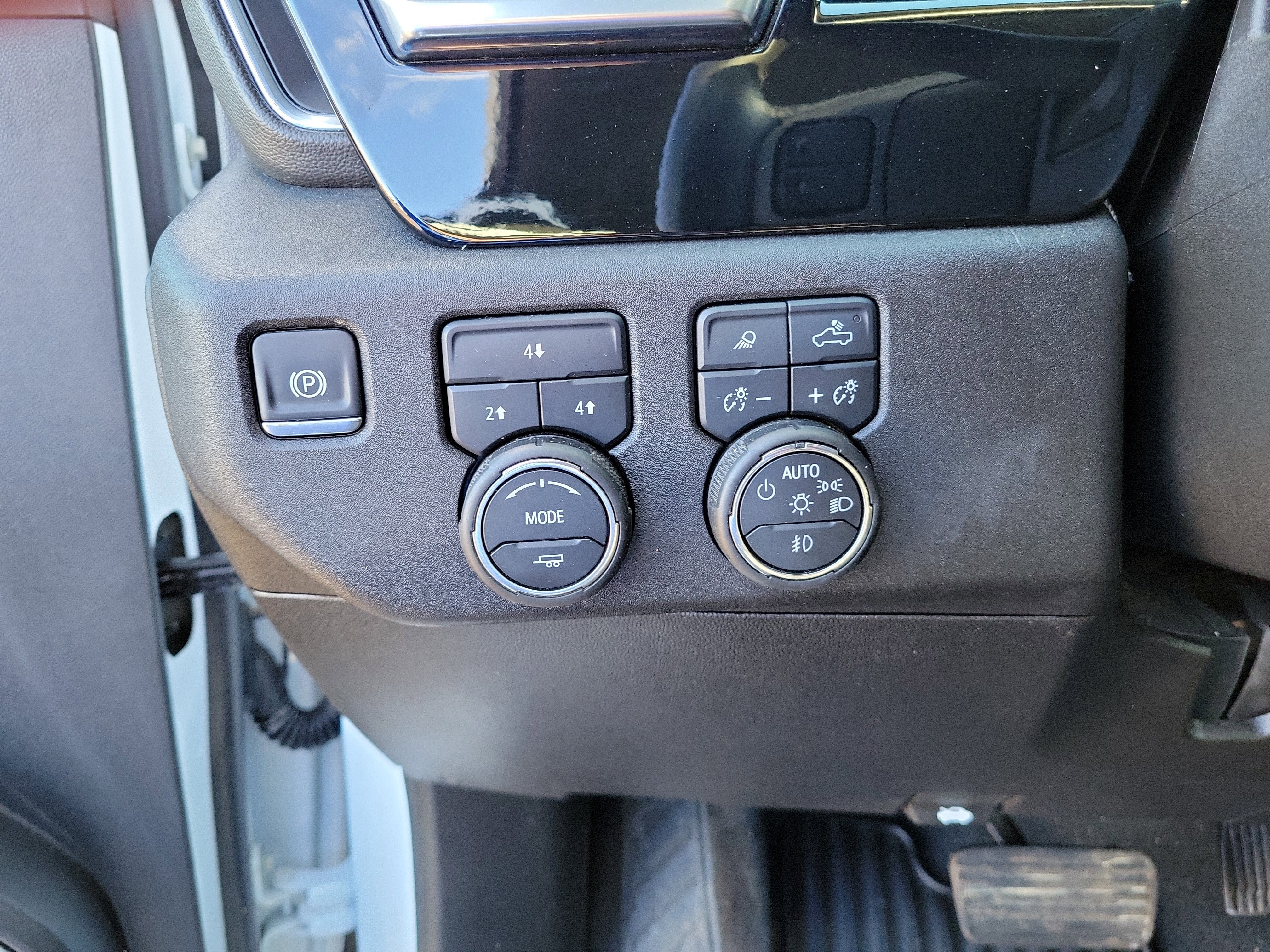 Used 2025 Chevrolet Silverado 2500 LT w/ Safety Package image 20