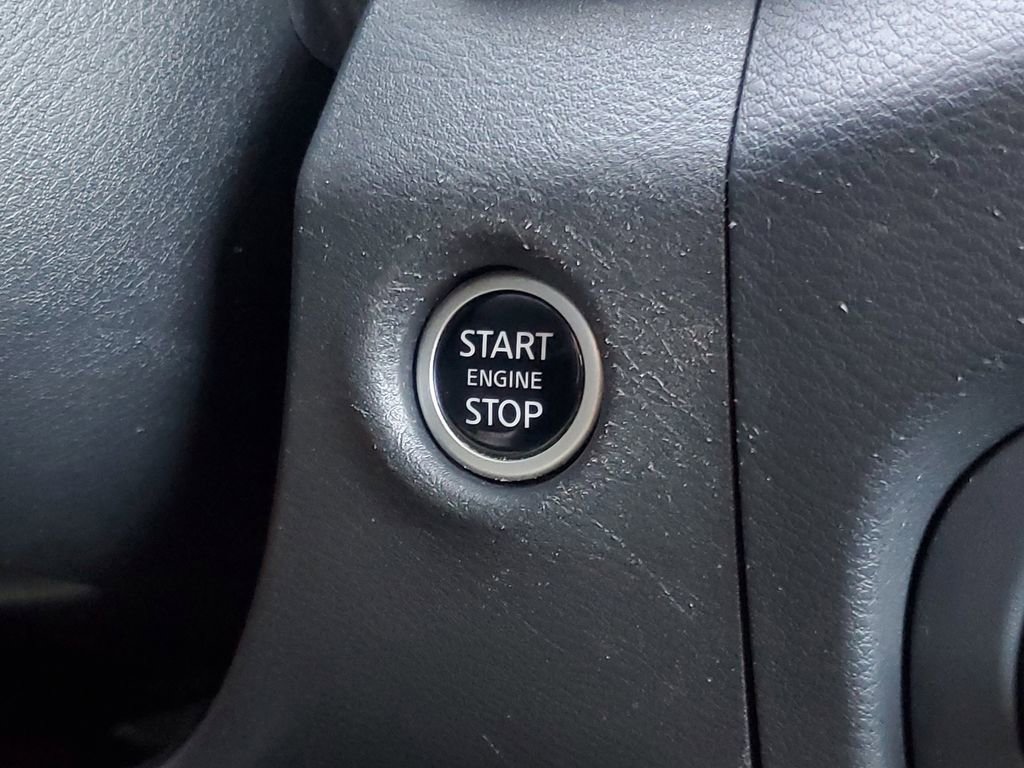 Used 2024 Nissan Frontier PRO-4X image 18