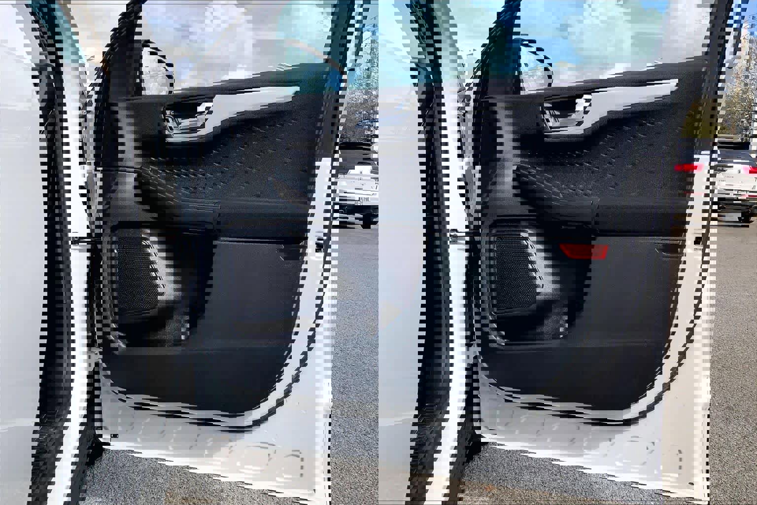 Used 2020 Ford Escape SE image 24