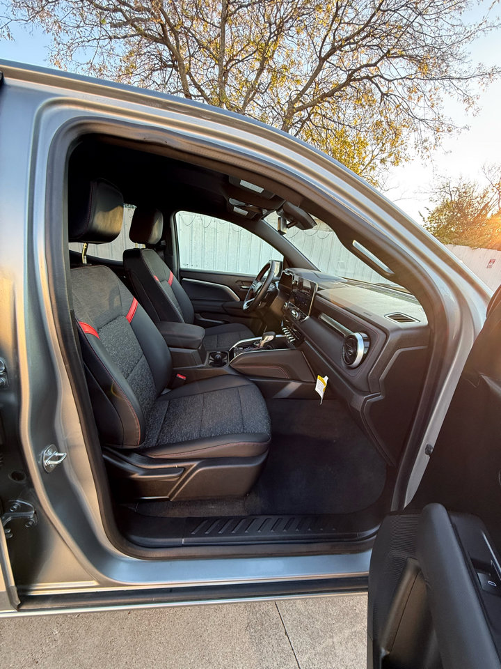 Used 2023 Chevrolet Colorado Z71 w/ Z71 Convenience Package 2 image 15