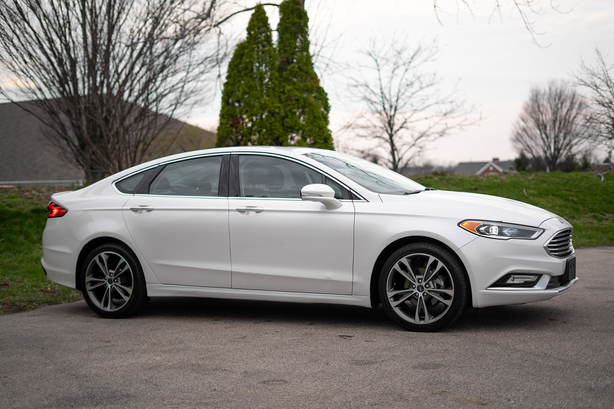 Used 2018 Ford Fusion Titanium FWD image 4