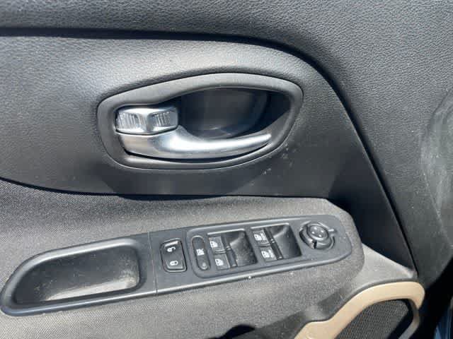 Used 2017 Jeep Renegade Sport w/ Power & Air Group AWD/4WD image 15