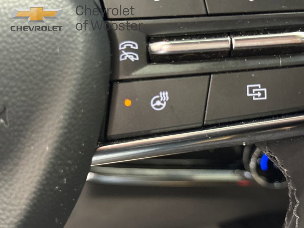 Used 2025 Chevrolet Equinox ACTIV image 3