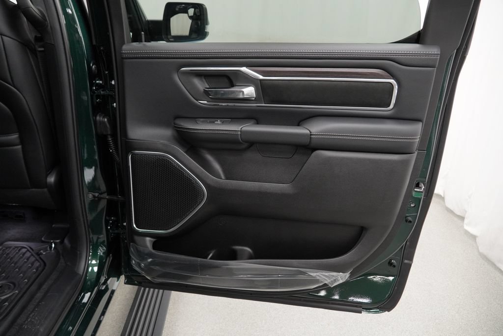 New 2027 RAM 1500 Laramie w/ Laramie Preferred Package AWD/4WD image 31
