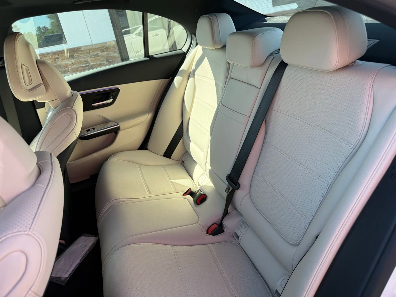 Used 2025 Mercedes-Benz C 300 4MATIC Sedan image 4