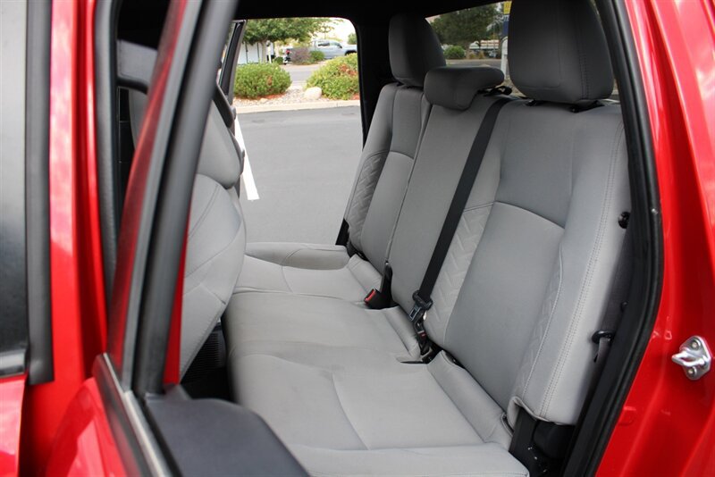 Used 2024 Toyota Tacoma SR5 AWD/4WD image 24