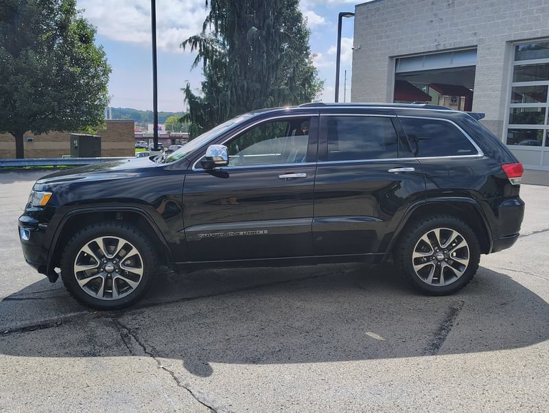 Used 2017 Jeep Grand Cherokee Overland AWD/4WD image 11