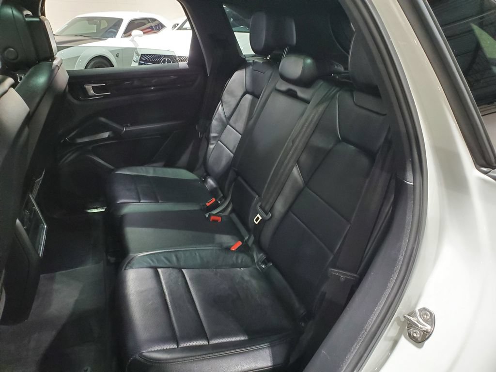 Used 2020 Porsche Cayenne AWD/4WD image 23