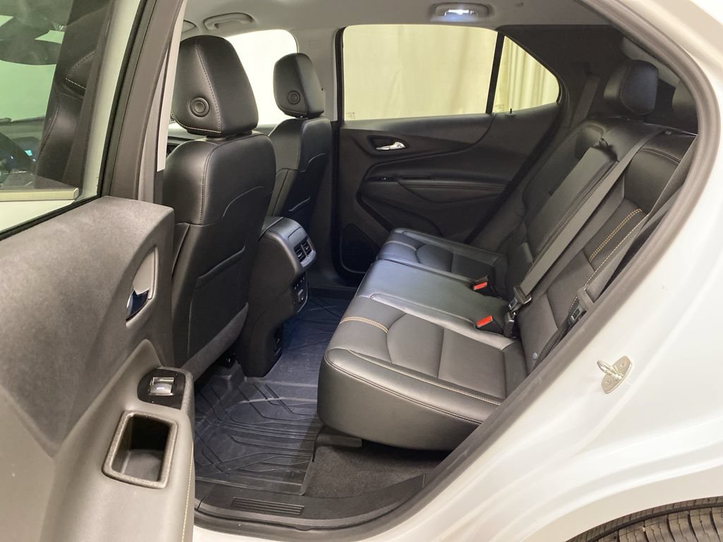 Used 2023 Chevrolet Equinox Premier AWD/4WD image 16