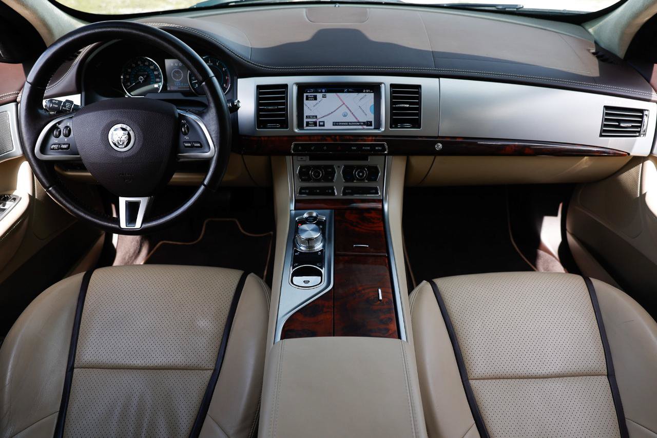 Used 2012 Jaguar XF Portfolio RWD image 2