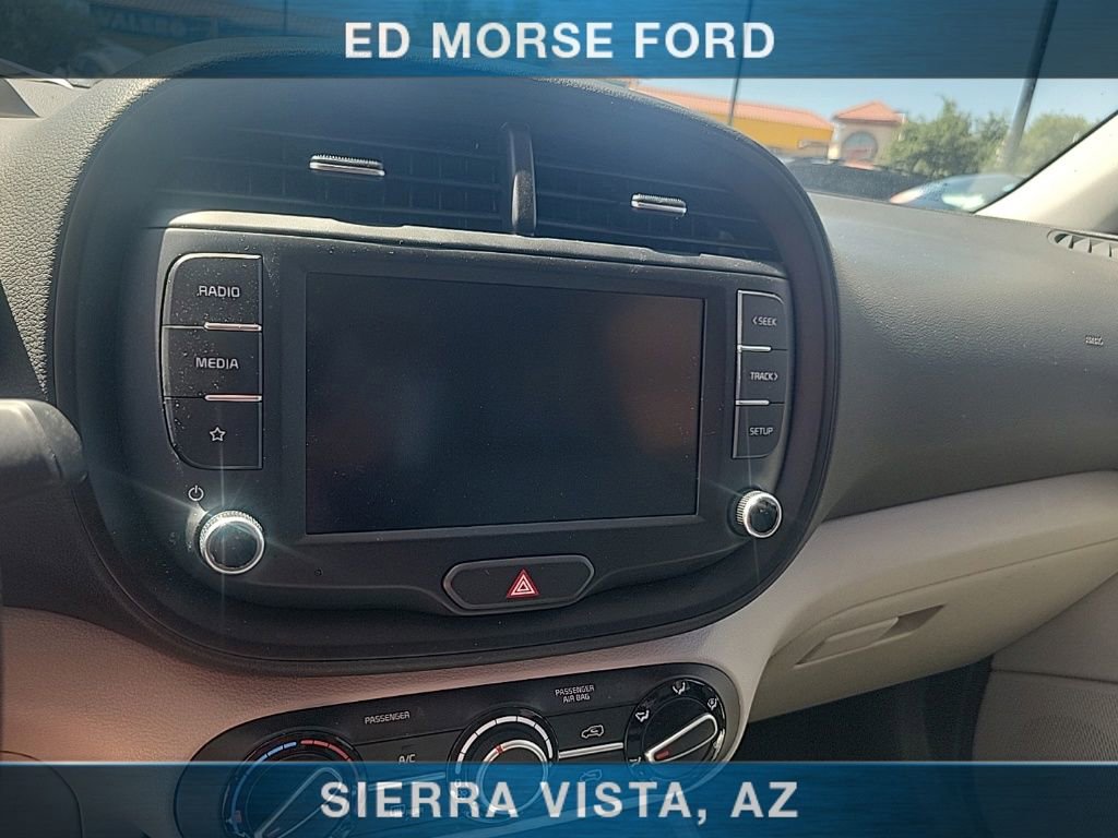 Used 2025 Kia Soul LX FWD image 25