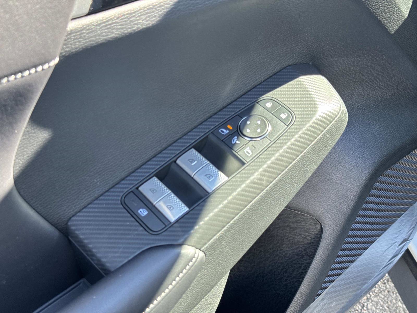 New 2025 Mitsubishi Outlander 4WD Plug-In Hybrid image 15