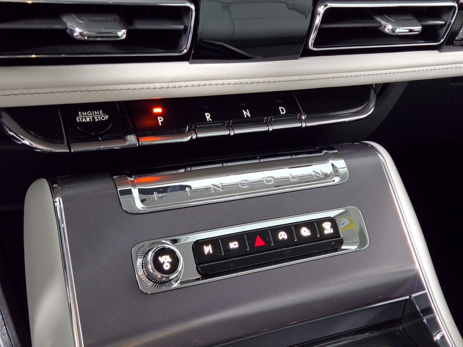 New 2027 Lincoln Aviator AWD image 28