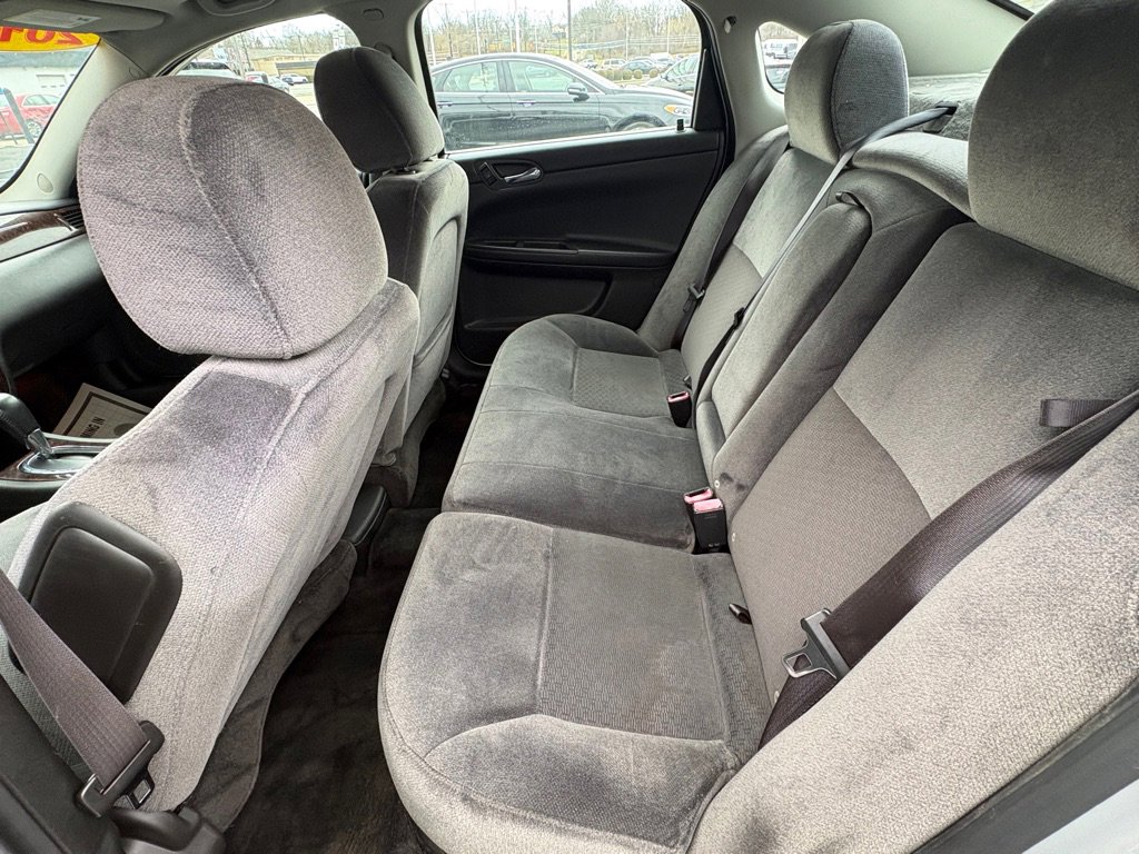 Used 2014 Chevrolet Impala LT w/ LT Sunroof Package image 12