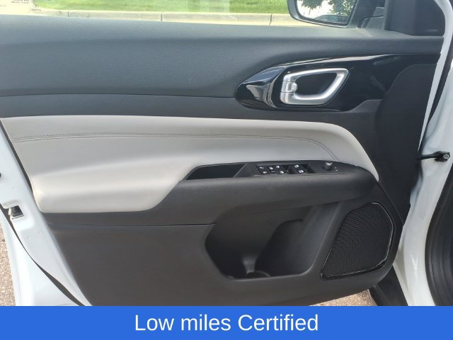 Certified 2024 Jeep Compass Limited AWD/4WD image 8