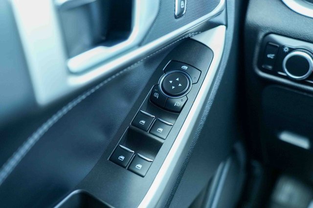 Used 2023 Ford Explorer XLT image 33