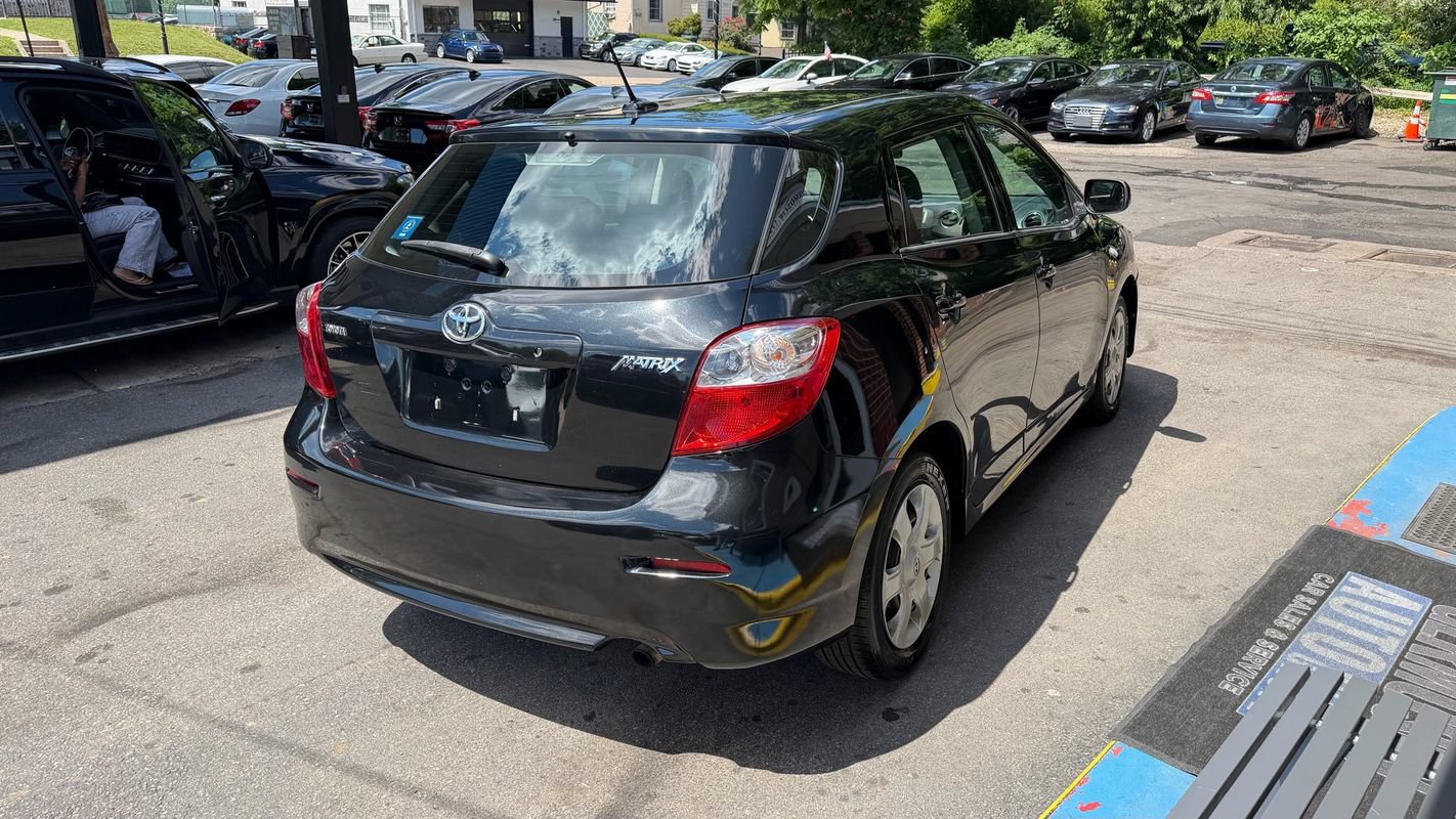 Used 2009 Toyota Matrix FWD image 5