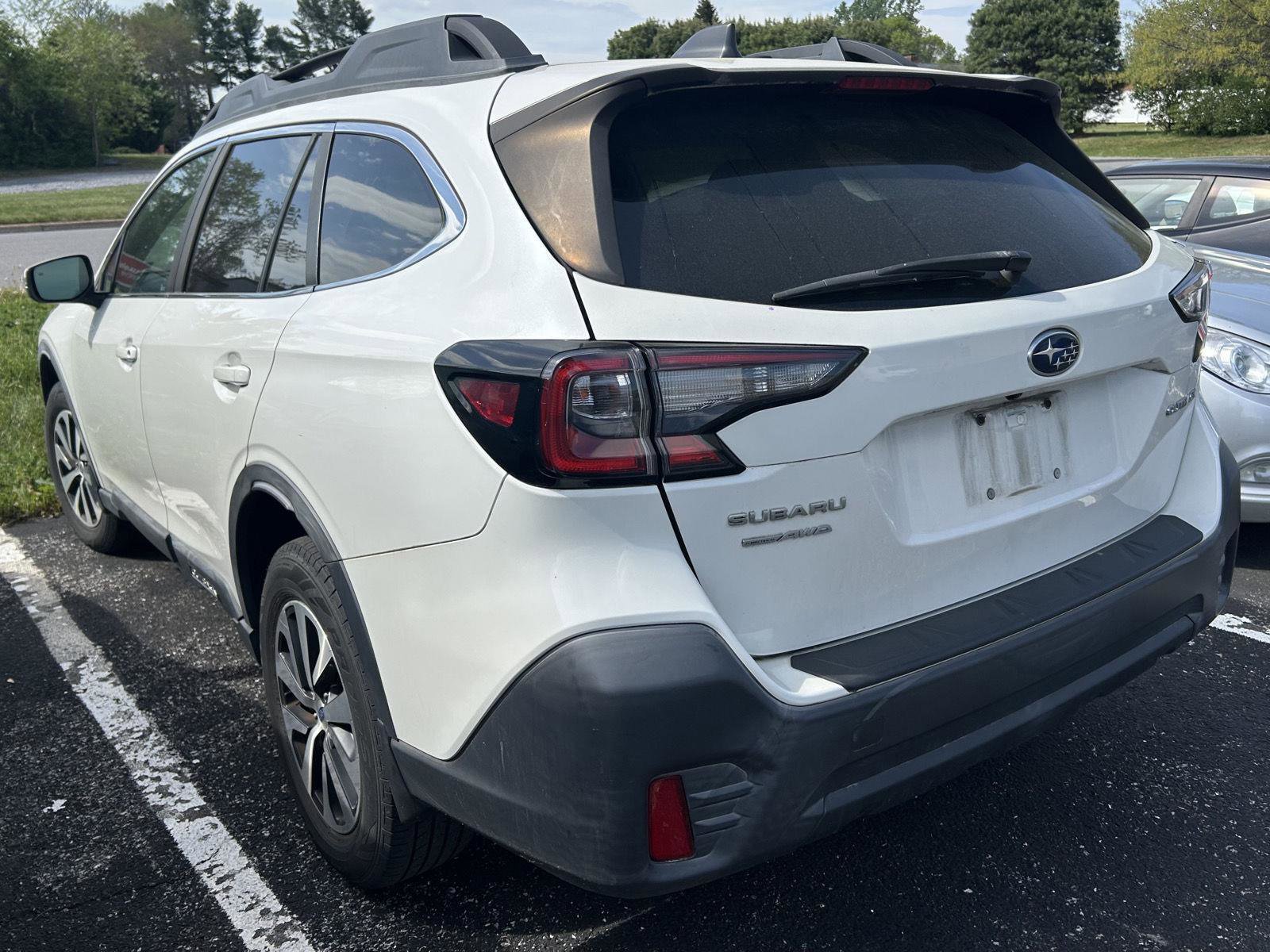 Used 2020 Subaru Outback Premium w/ Popular Package #1 AWD/4WD image 2