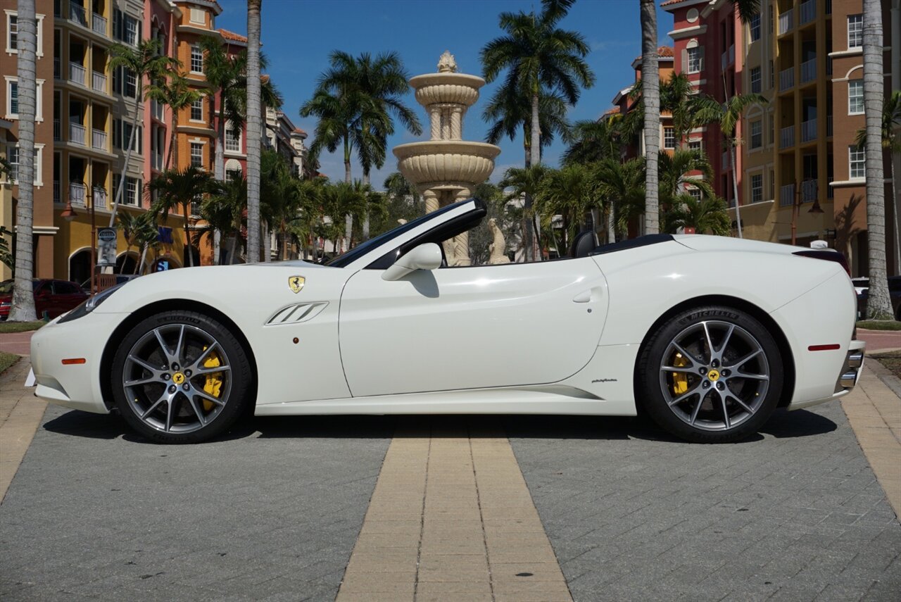 Used 2014 Ferrari California RWD image 5