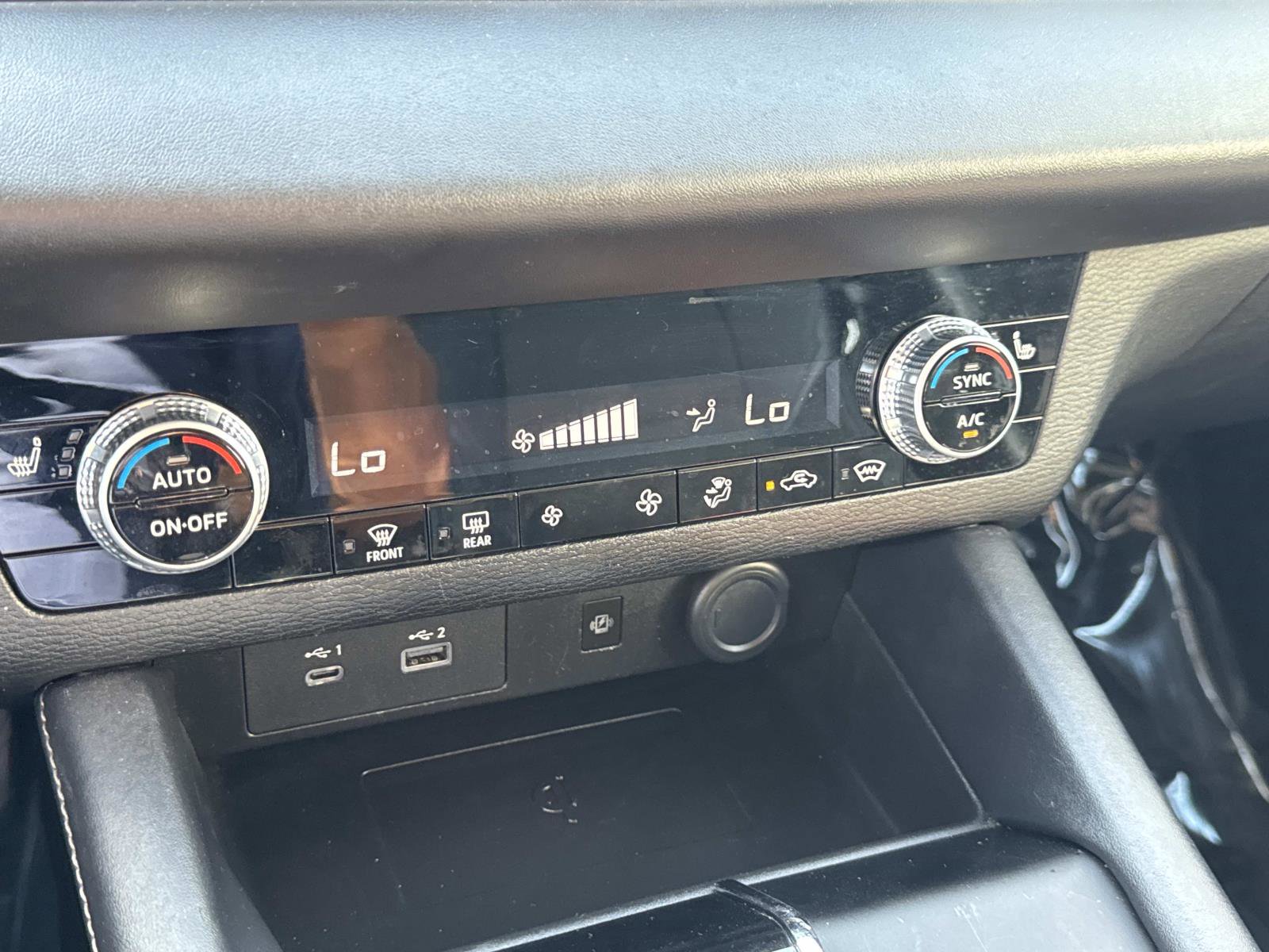 Used 2024 Mitsubishi Outlander AWD image 22