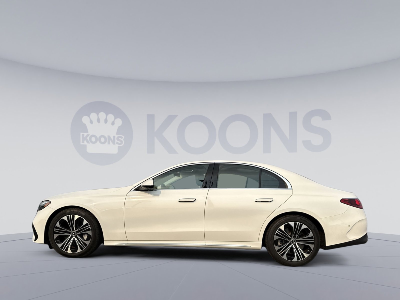 Used 2025 Mercedes-Benz E 450 4MATIC Sedan image 2