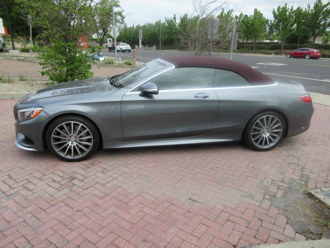 Used 2017 Mercedes-Benz S 550 Cabriolet image 1