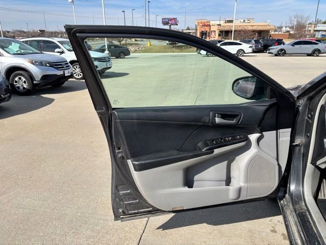 Used 2012 Toyota Camry LE image 9