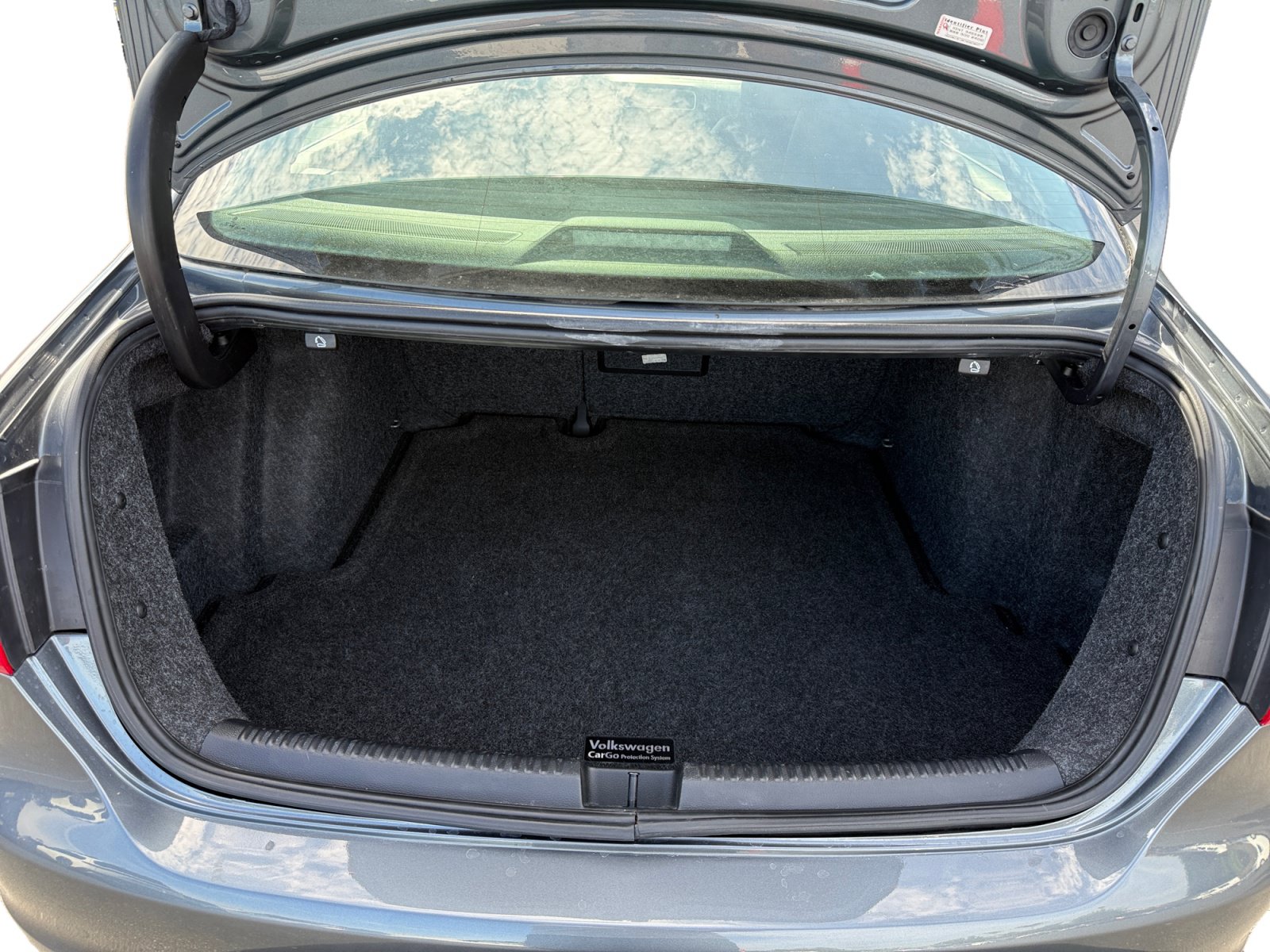 Used 2012 Volkswagen Jetta SE FWD image 17
