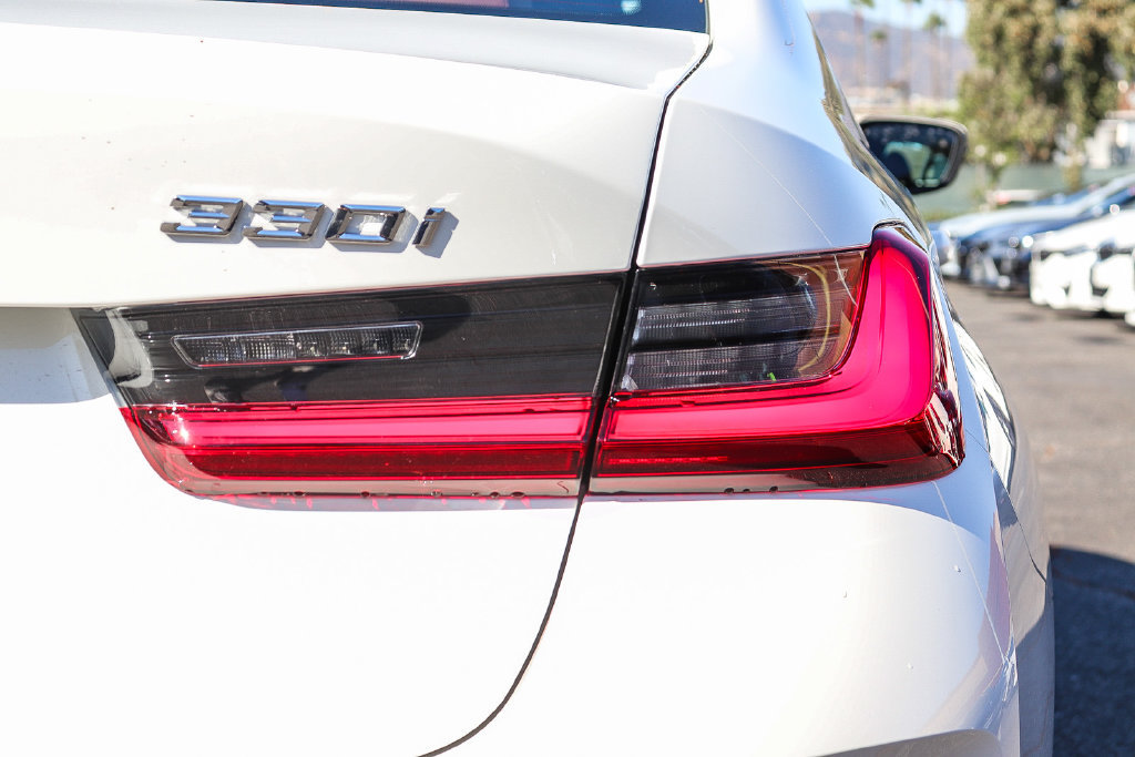 New 2026 BMW 330i Sedan w/ Convenience Package RWD image 7