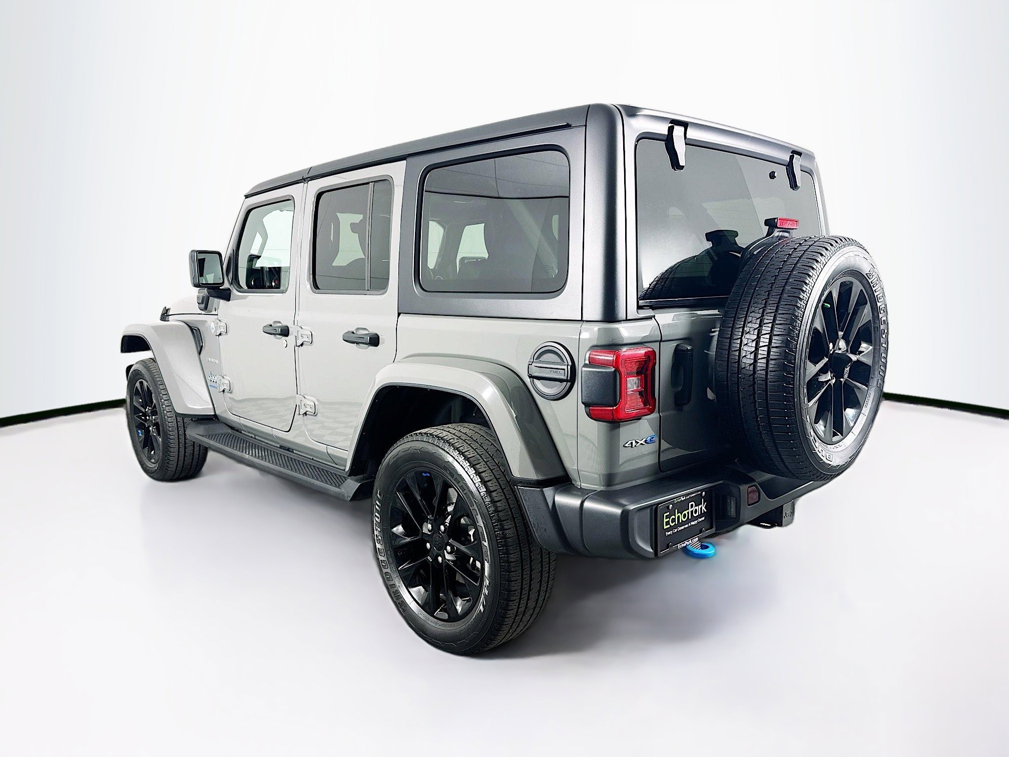 Used 2023 Jeep Wrangler Sahara w/ Cold Weather Group image 5