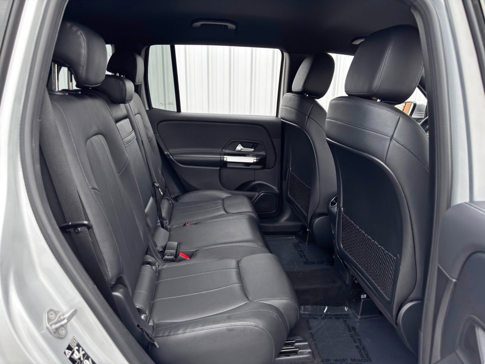 Used 2021 Mercedes-Benz GLB 250 4MATIC w/ Premium Package image 39