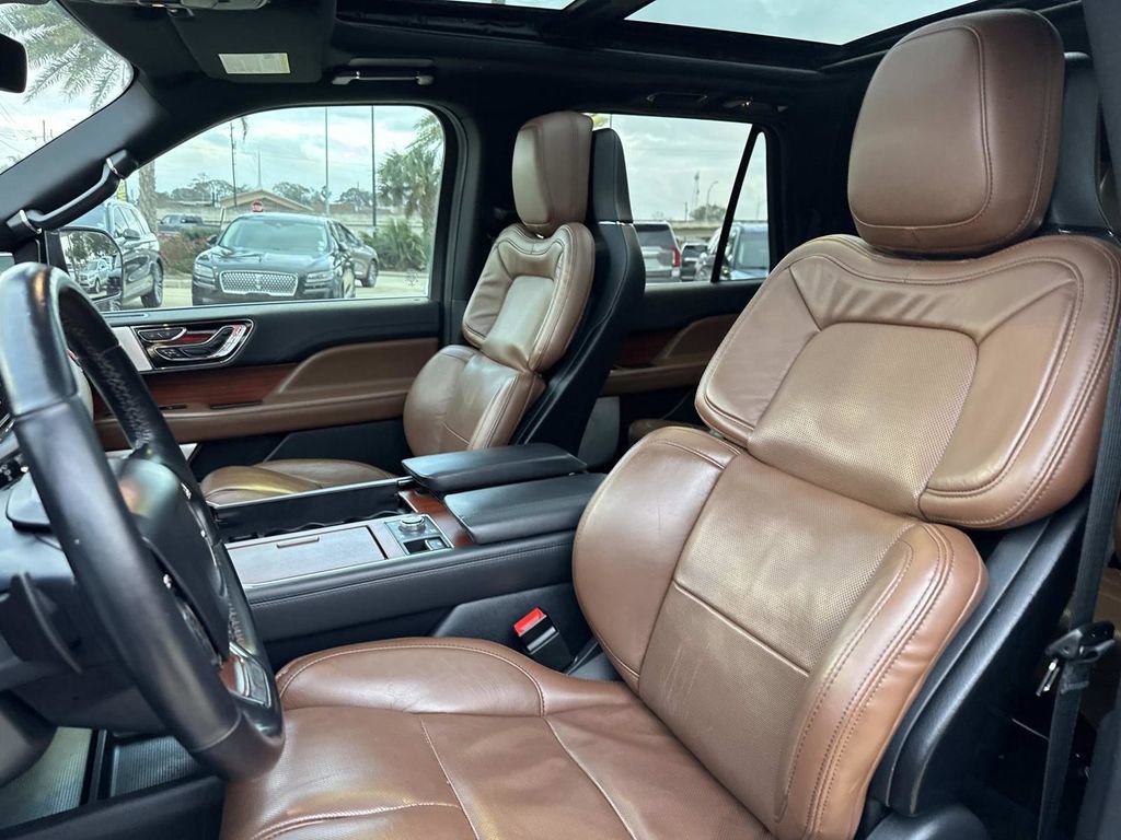 Used 2022 Lincoln Navigator L Reserve image 18