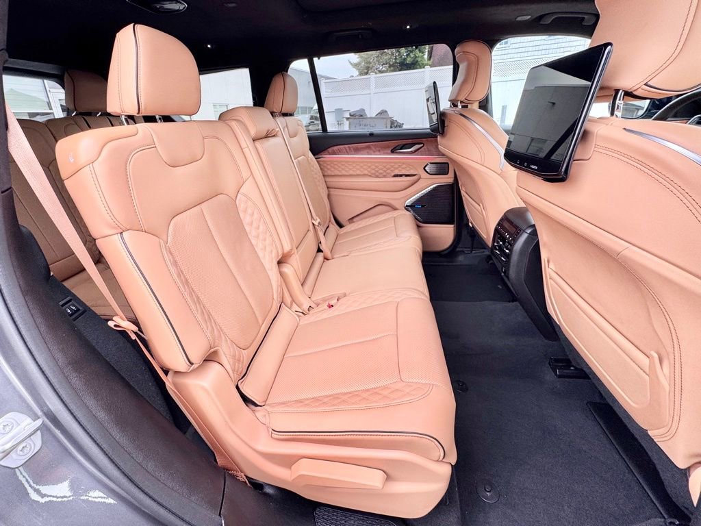 Used 2025 Jeep Grand Cherokee L Summit w/ Advanced Protech Group IV AWD/4WD image 21