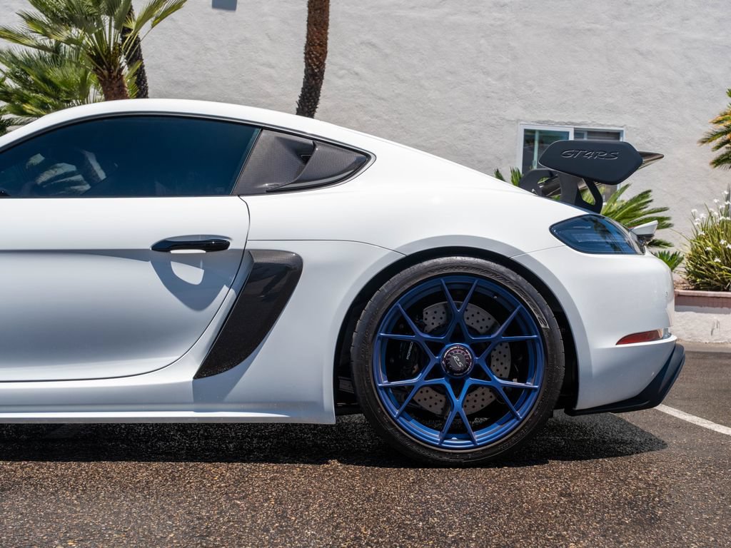 Used 2025 Porsche 718 Cayman GT4 RS w/ Weissach Package RWD image 5