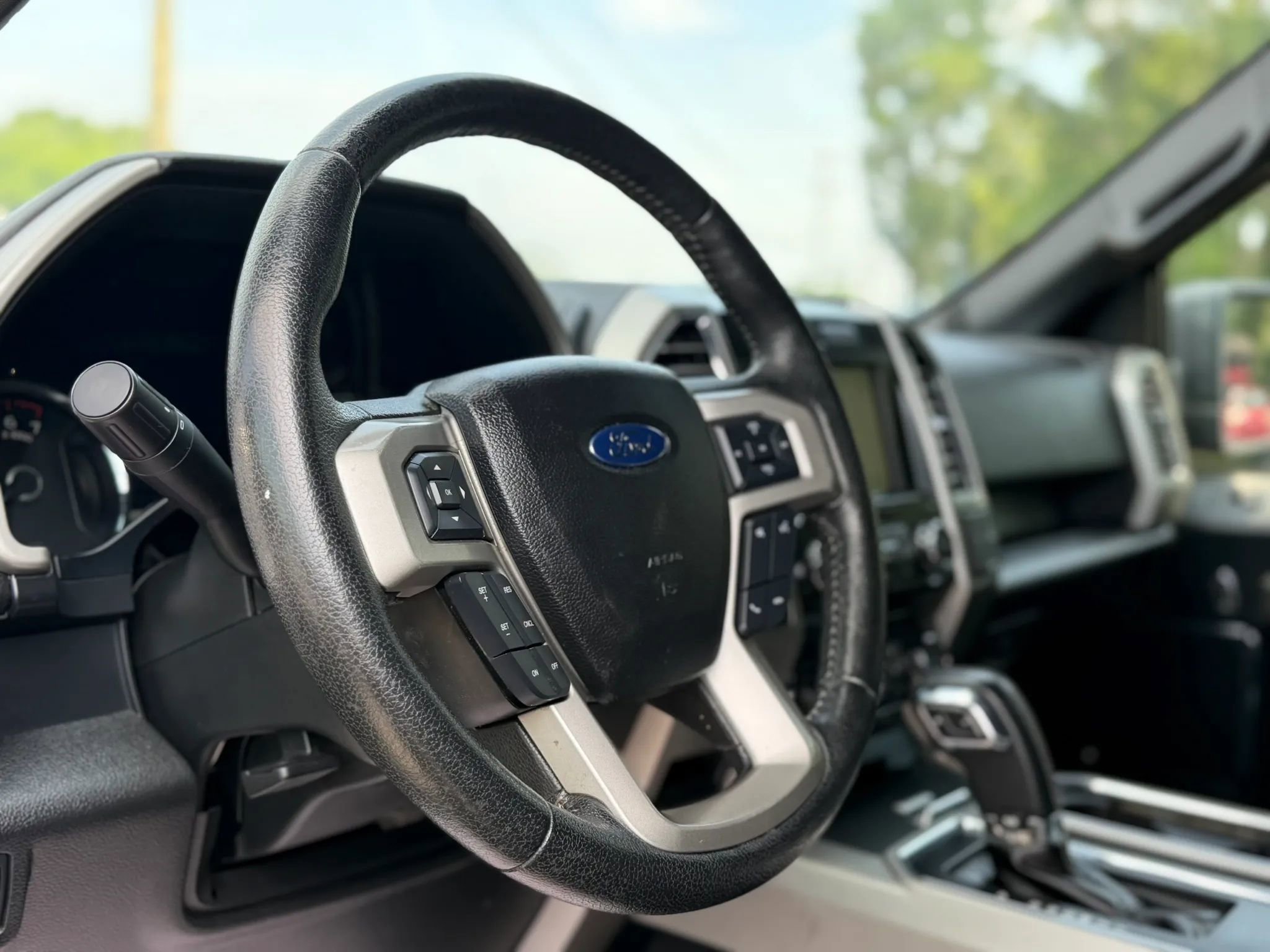 Used 2015 Ford F150 Lariat AWD/4WD image 11