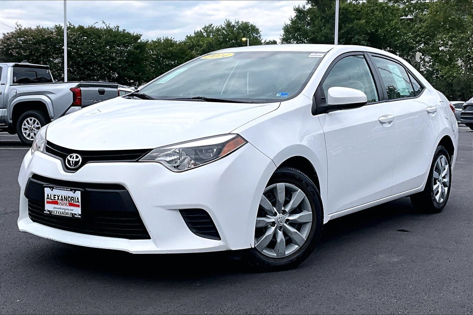 Used 2014 Toyota Corolla LE FWD image 1