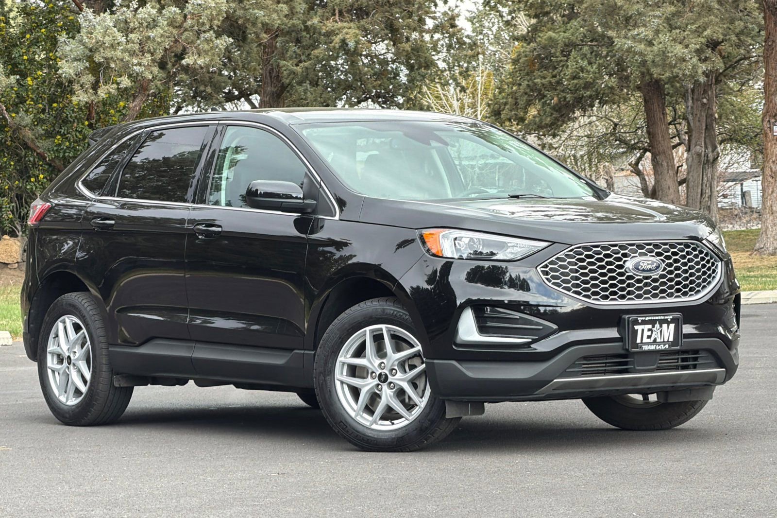 Used 2024 Ford Edge SEL image 2
