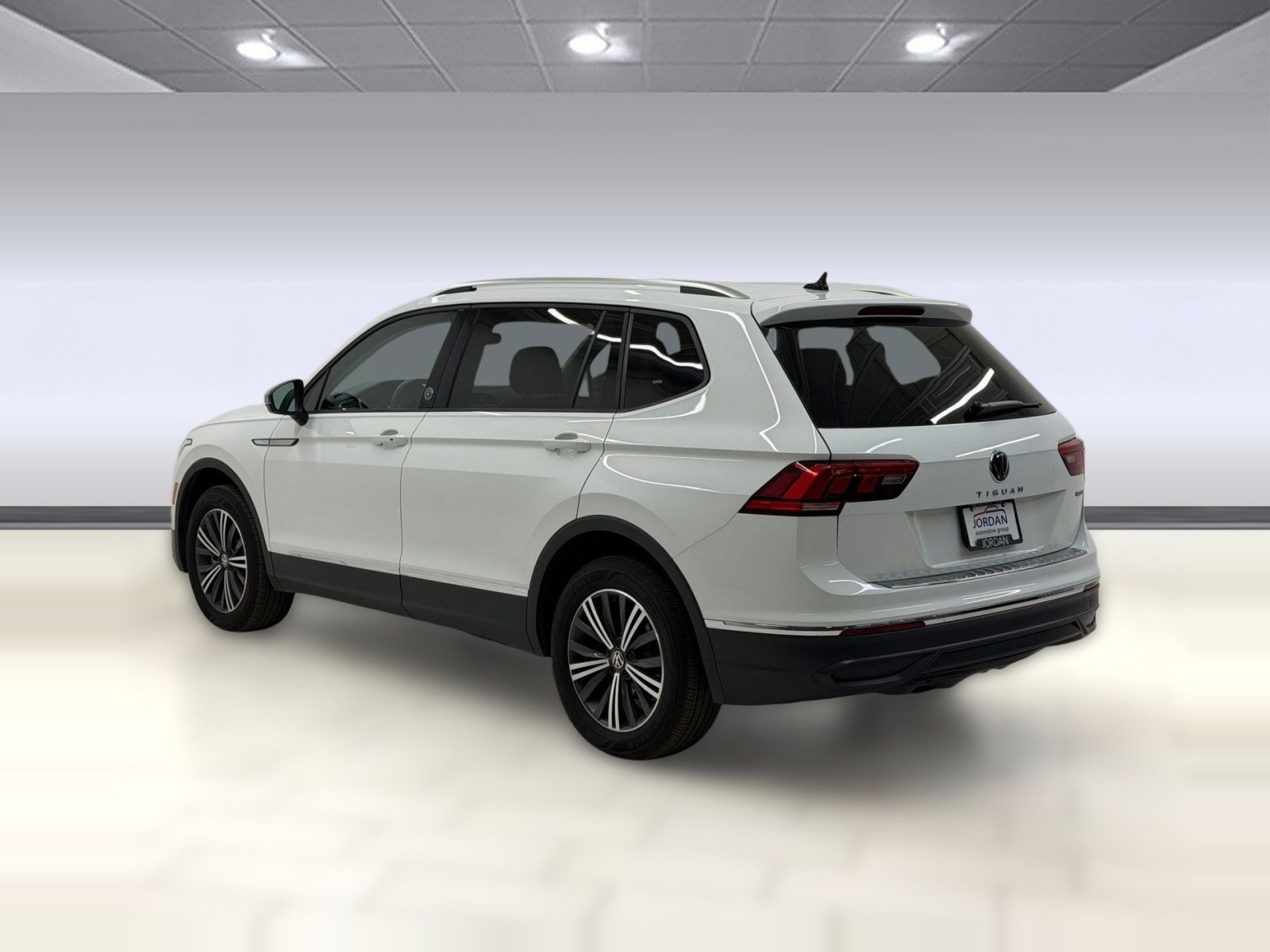 Used 2024 Volkswagen Tiguan Wolfsburg Edition image 2