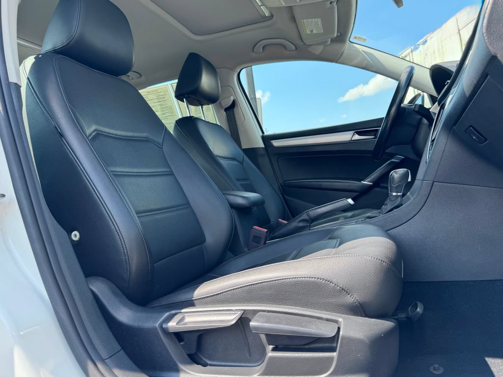 Used 2019 Volkswagen Passat 2.0T Wolfsburg FWD image 12