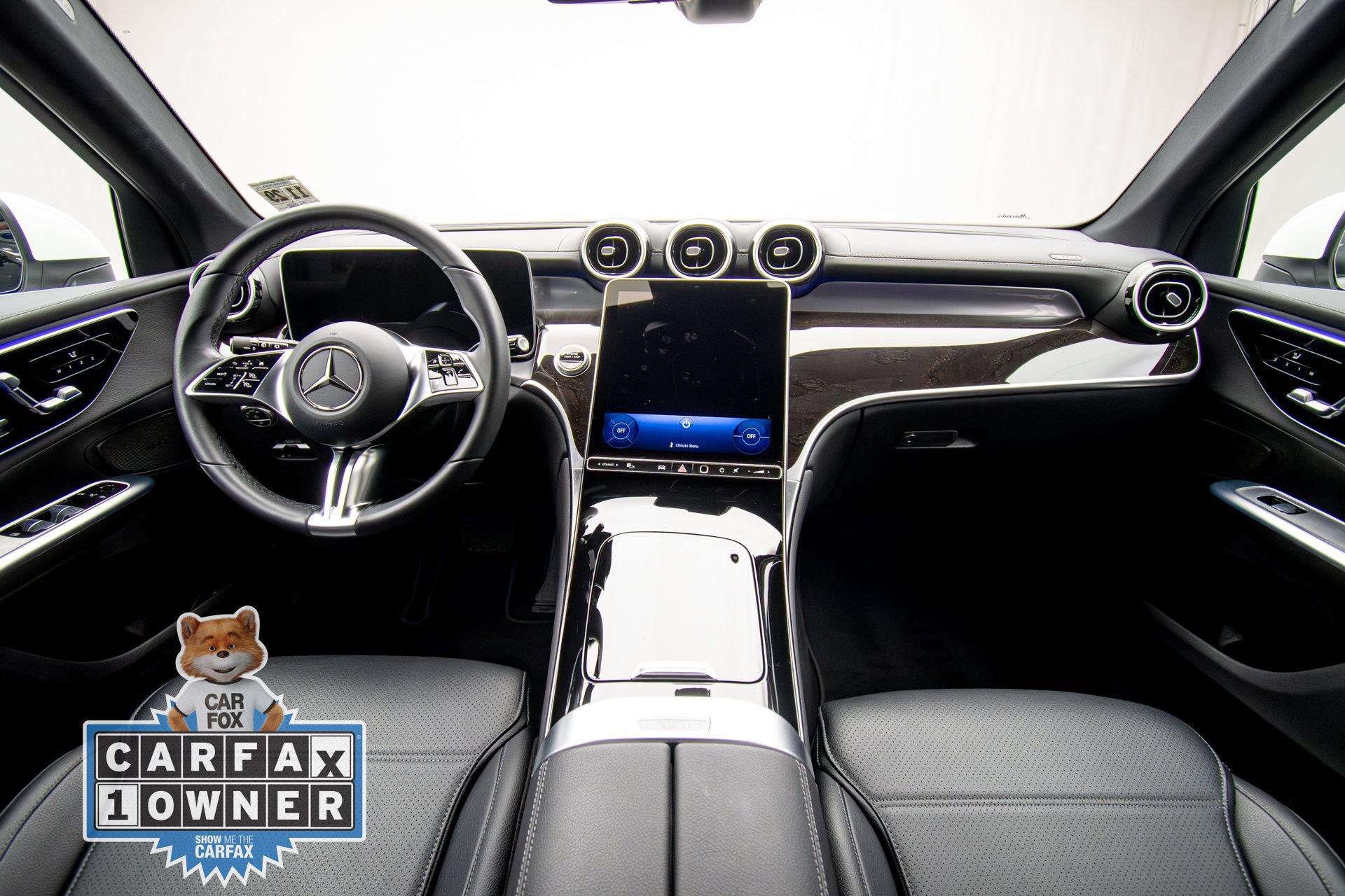 Used 2025 Mercedes-Benz GLC 300 4MATIC image 10