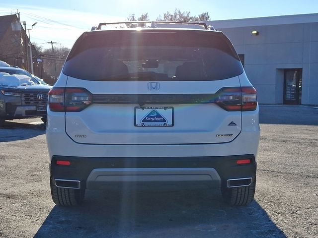 Used 2024 Honda Pilot Touring image 5