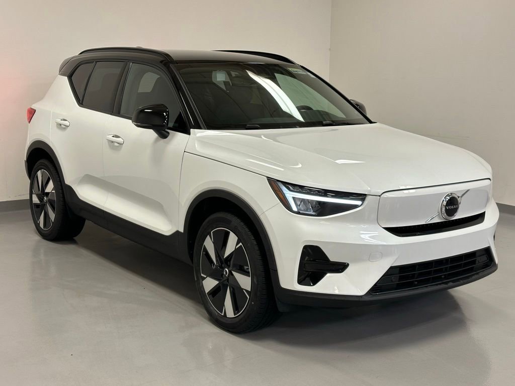Certified 2024 Volvo XC40 Recharge Core w/ Protection Package Premier image 4