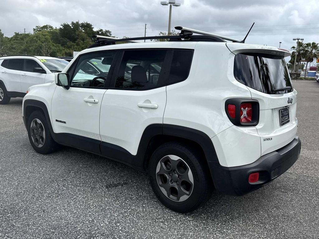 Used 2015 Jeep Renegade Latitude image 6