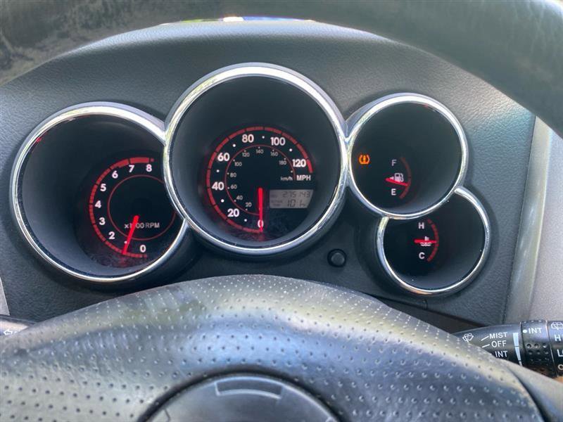Used 2008 Pontiac Vibe w/ Preferred Package FWD image 12